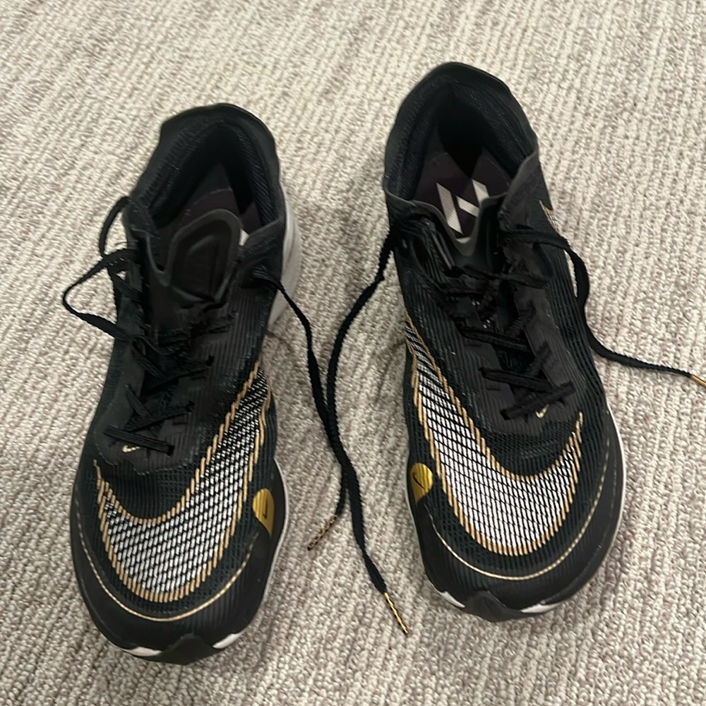 Women’s Nike vaporfly sneakers!!